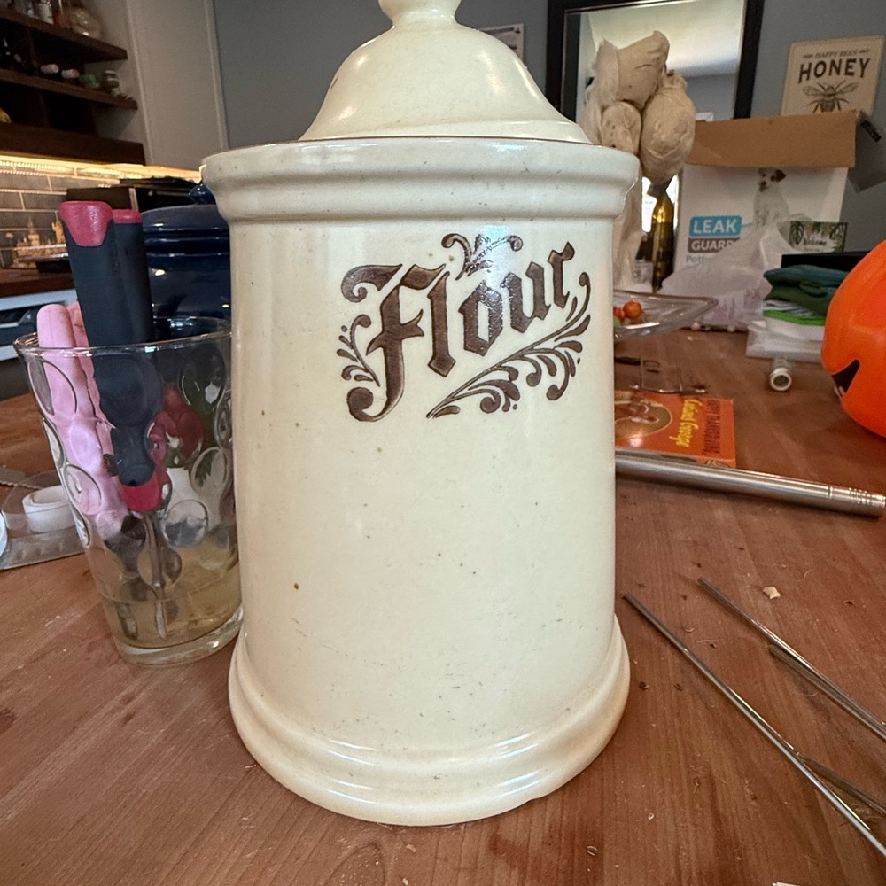 Pfaltzgraff Cream Flour Canister